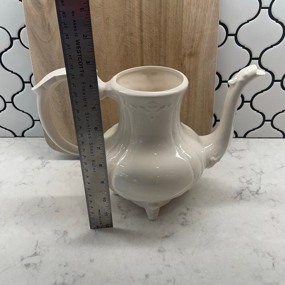 LOMA 1960's Footed Coffee/Hot Cocoa Pot Victorian style ivory white shabby chic - Picture 6 of 9